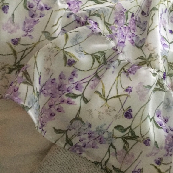 A beautiful lilac-printed summer flow dress. - Picture 4 of 4